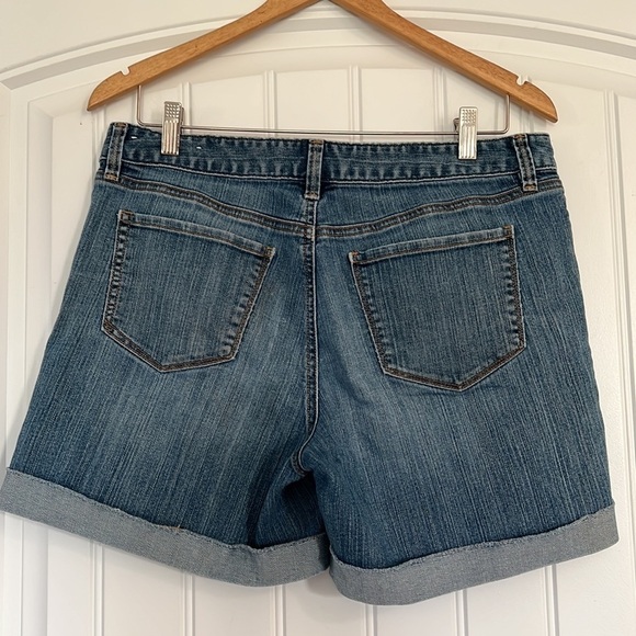 Ann Taylor Loft original Jean Short Size 8 - Picture 3 of 5